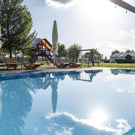 Camping Divoka Voda Братислава Екстер'єр фото