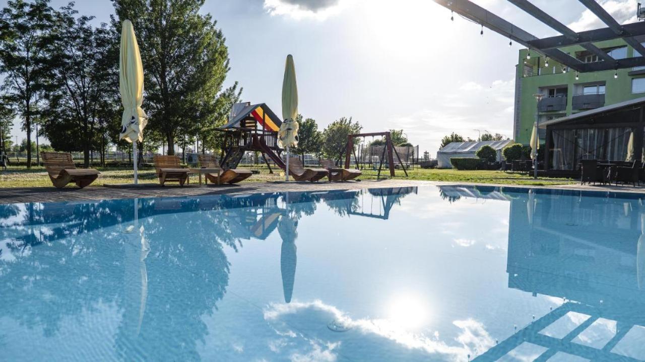 Camping Divoka Voda Братислава Екстер'єр фото